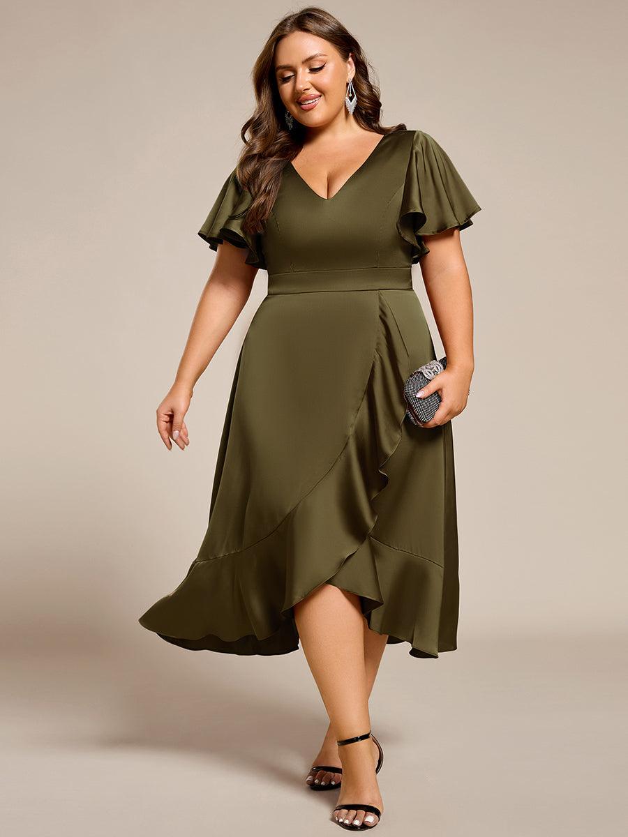 Robe d'invitée de mariage mi-longue en satin avec encolure en V et jupe à volants #Couleur_Vert Olive