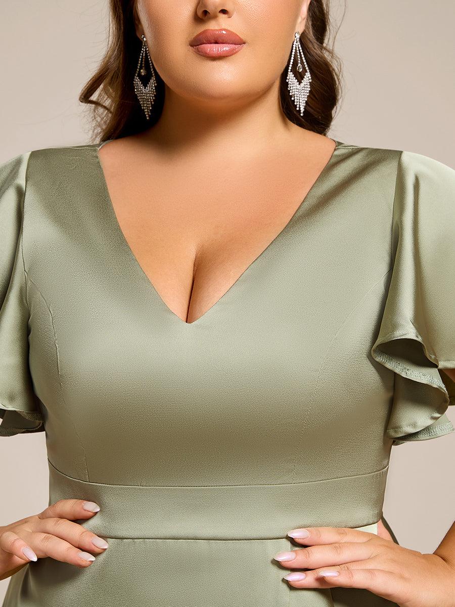 Robe d'invitée de mariage mi-longue en satin avec encolure en V et jupe à volants #Couleur_Vert sauge