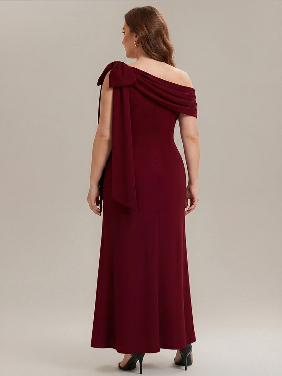 Robe longue ajustée à encolure asymétrique sans bretelles avec détail de nœud en tissu extensible #Couleur_Rouge Foncé