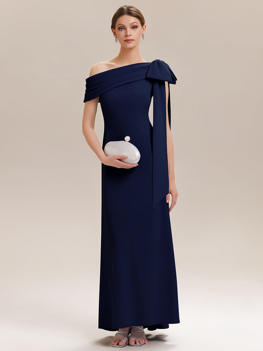 Robe longue ajustée à encolure asymétrique sans bretelles avec détail de nœud en tissu extensible #Couleur_Bleu Marine
