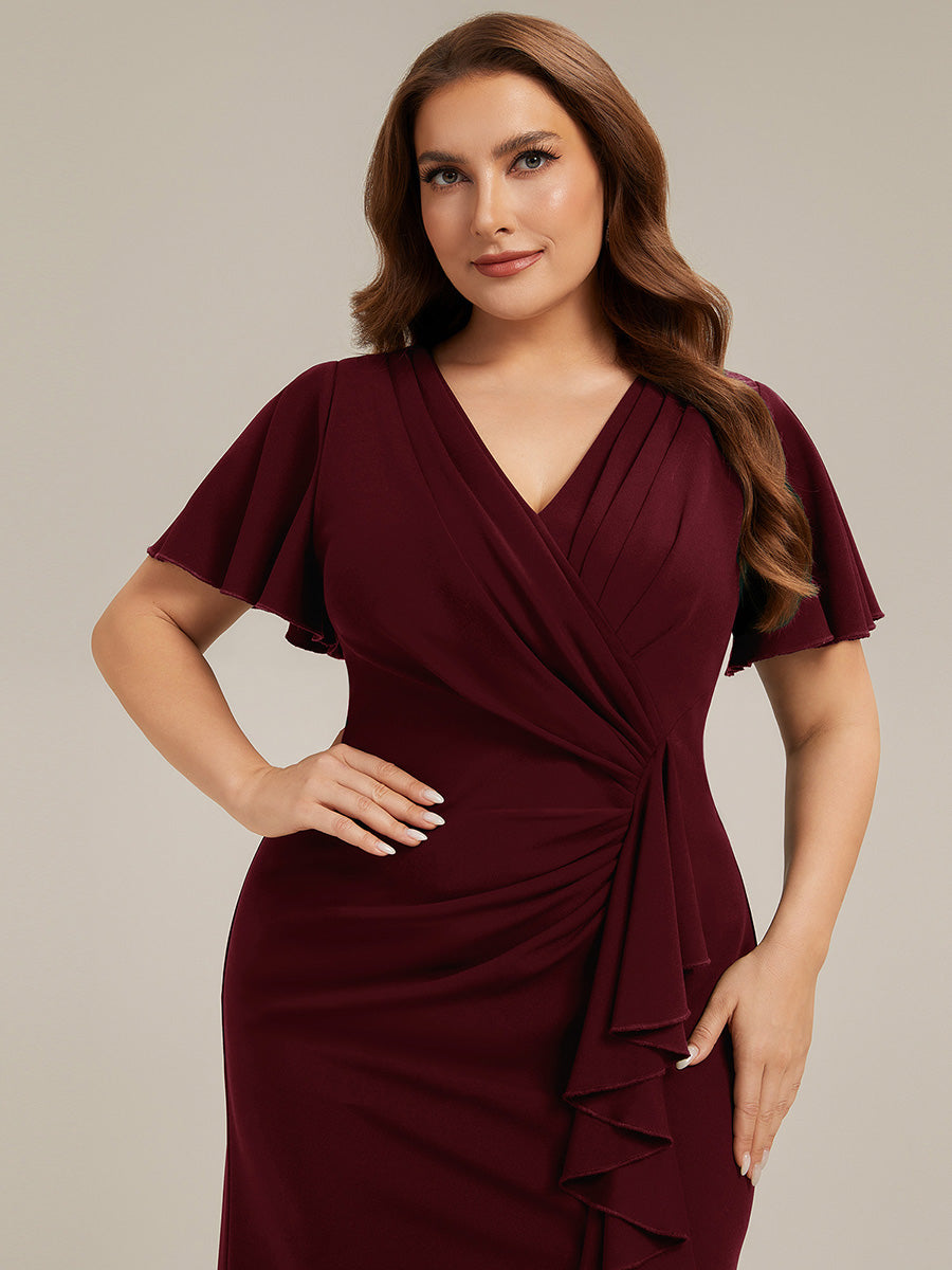 robe maxi ajustée à décolleté en V profond à manches courtes avec volants et fente haute sur la cuisse #Couleur_Bordeaux