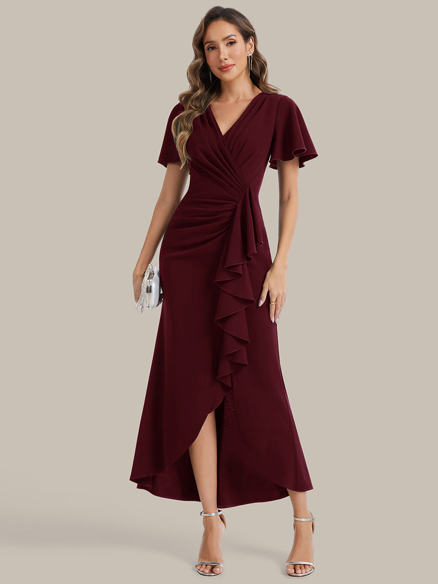robe maxi ajustée à décolleté en V profond à manches courtes avec volants et fente haute sur la cuisse #Couleur_Bordeaux