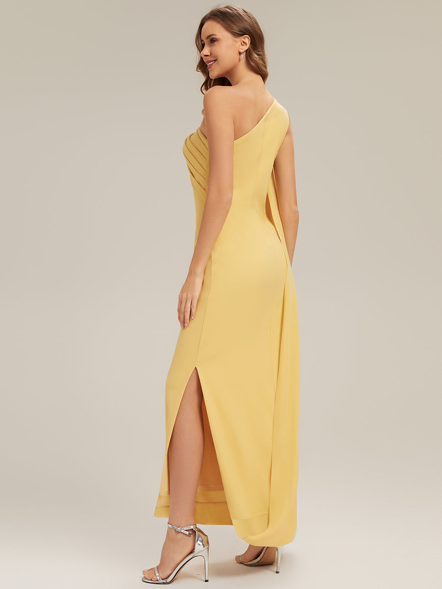 Robe maxi asymétrique sans manches en jersey extensible avec des rubans fluides #Couleur_Jaune