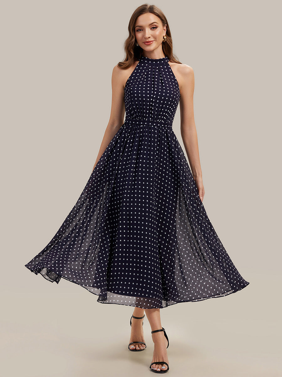 Robe midi A ligne à pois plissée sans bretelles et à col halter #Couleur_Pois Noirs