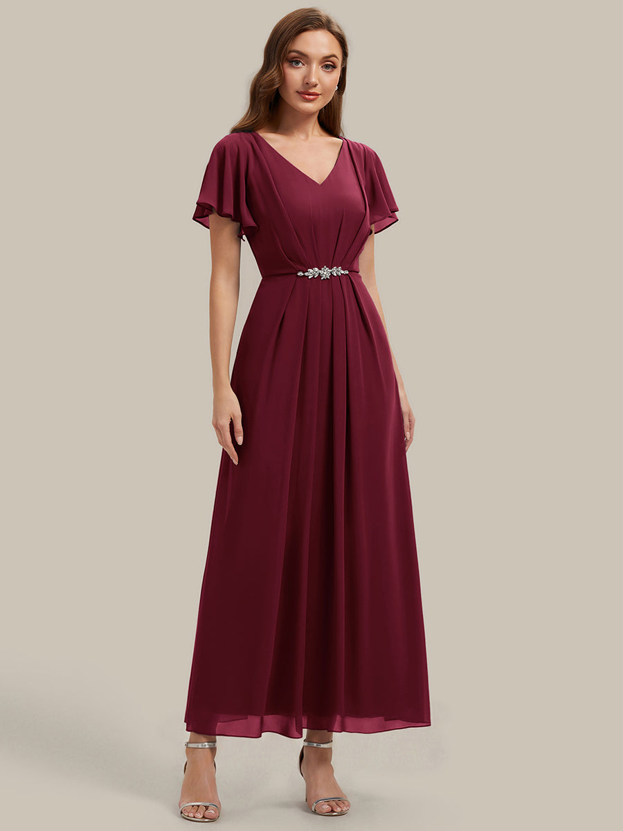 Robe longue maxi ligne A avec manches à volants col en V ornée de strass #Couleur_Bordeaux