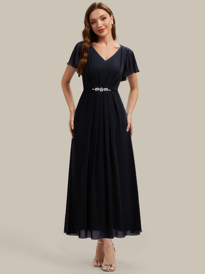Robe d'invitée à col en V orné de strass et manches à volants