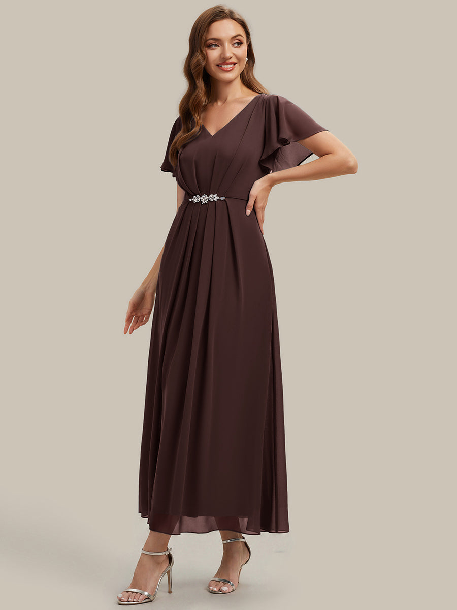 Robe longue maxi ligne A avec manches à volants col en V ornée de strass #Couleur_Marron chocolat