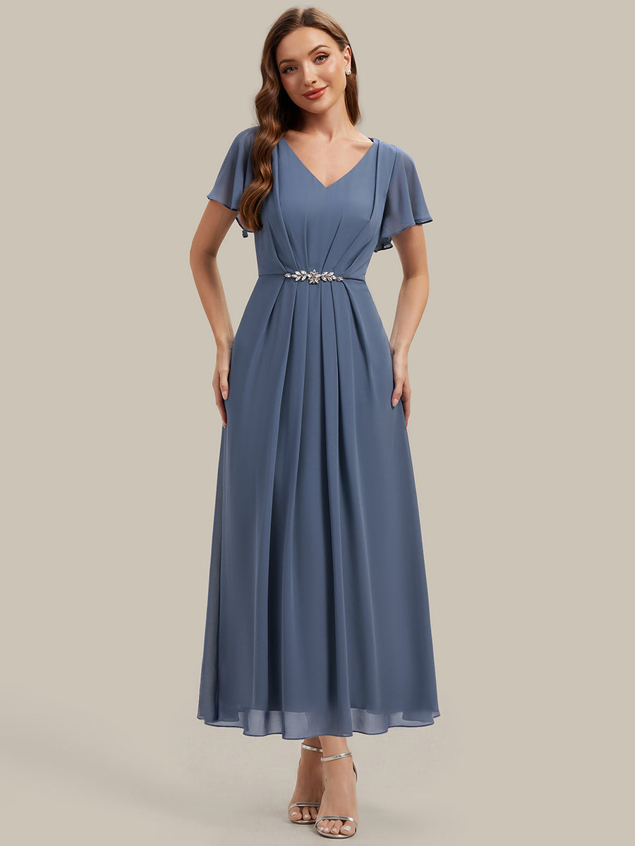 Robe longue maxi ligne A avec manches à volants col en V ornée de strass #Couleur_Marine Fume