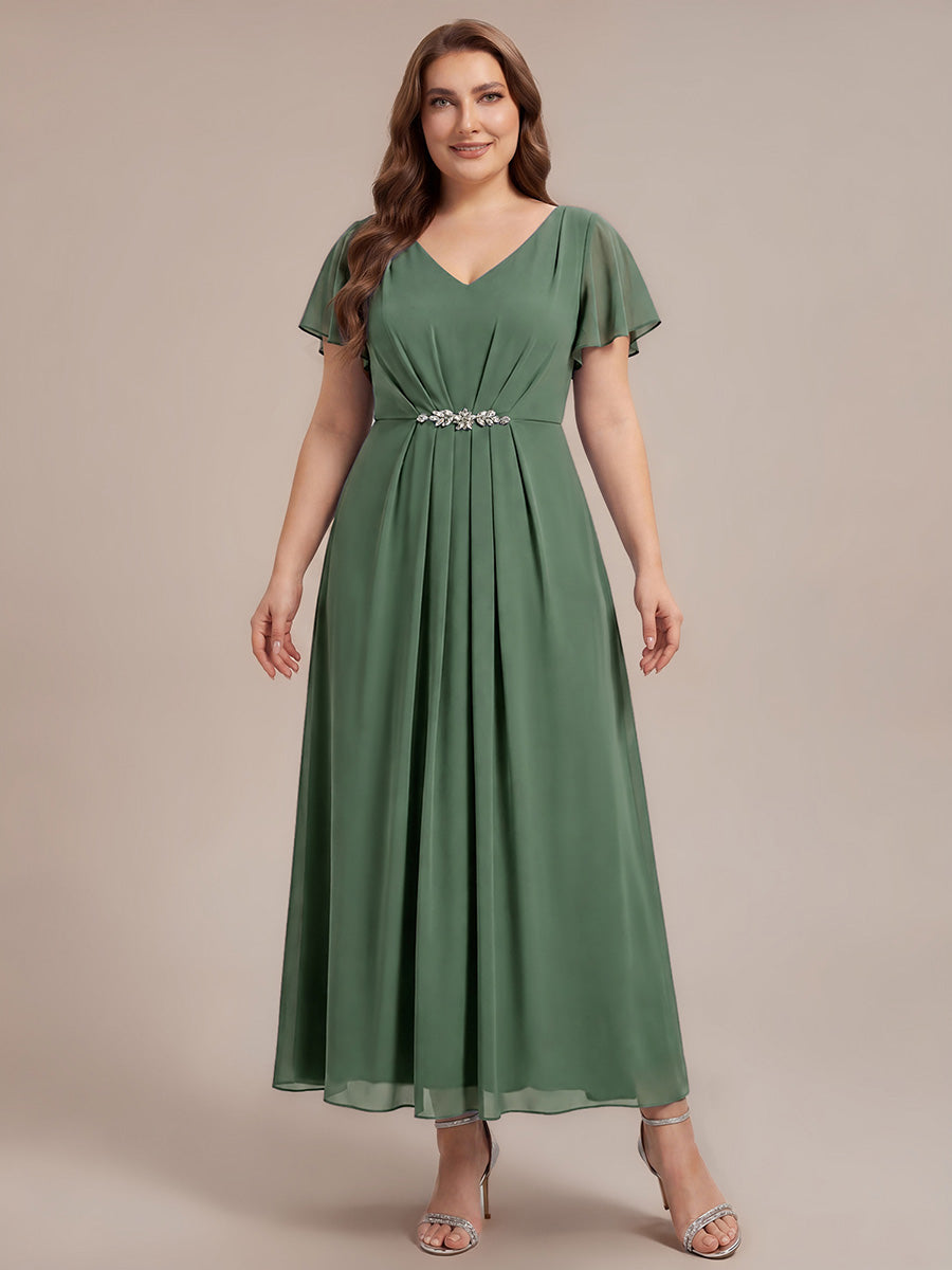 Robe longue maxi ligne A avec manches à volants col en V ornée de strass #Couleur_Eukalyptus Grün