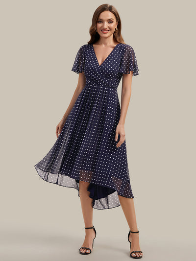 Robe à volants à imprimé pois à manches courtes, décolleté en V asymétrique, coupe A-line