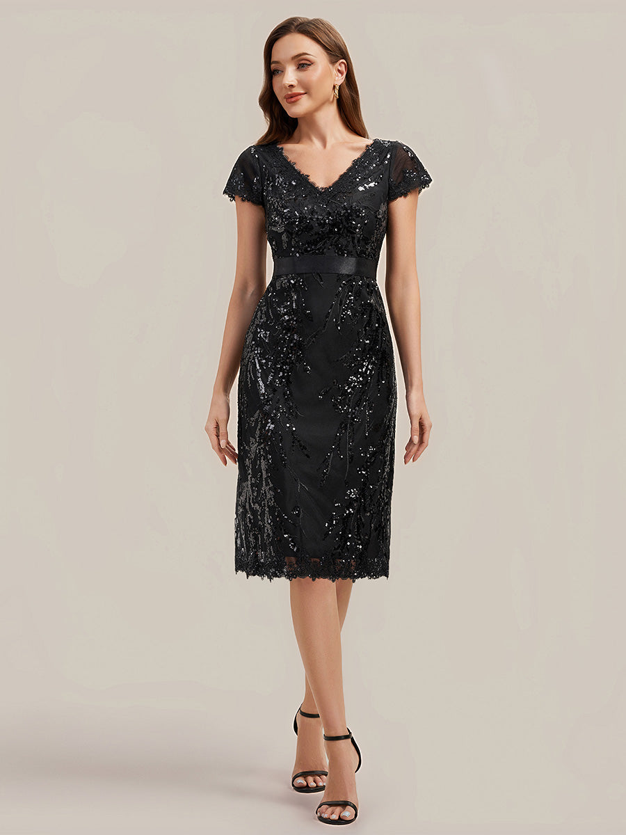 Robe moulante à manches courtes en stretch avec décolleté en V profond et détails en sequins #Couleur_Noir