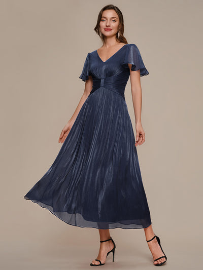 Robe midi à manches courtes avec volants en V et détails froncés