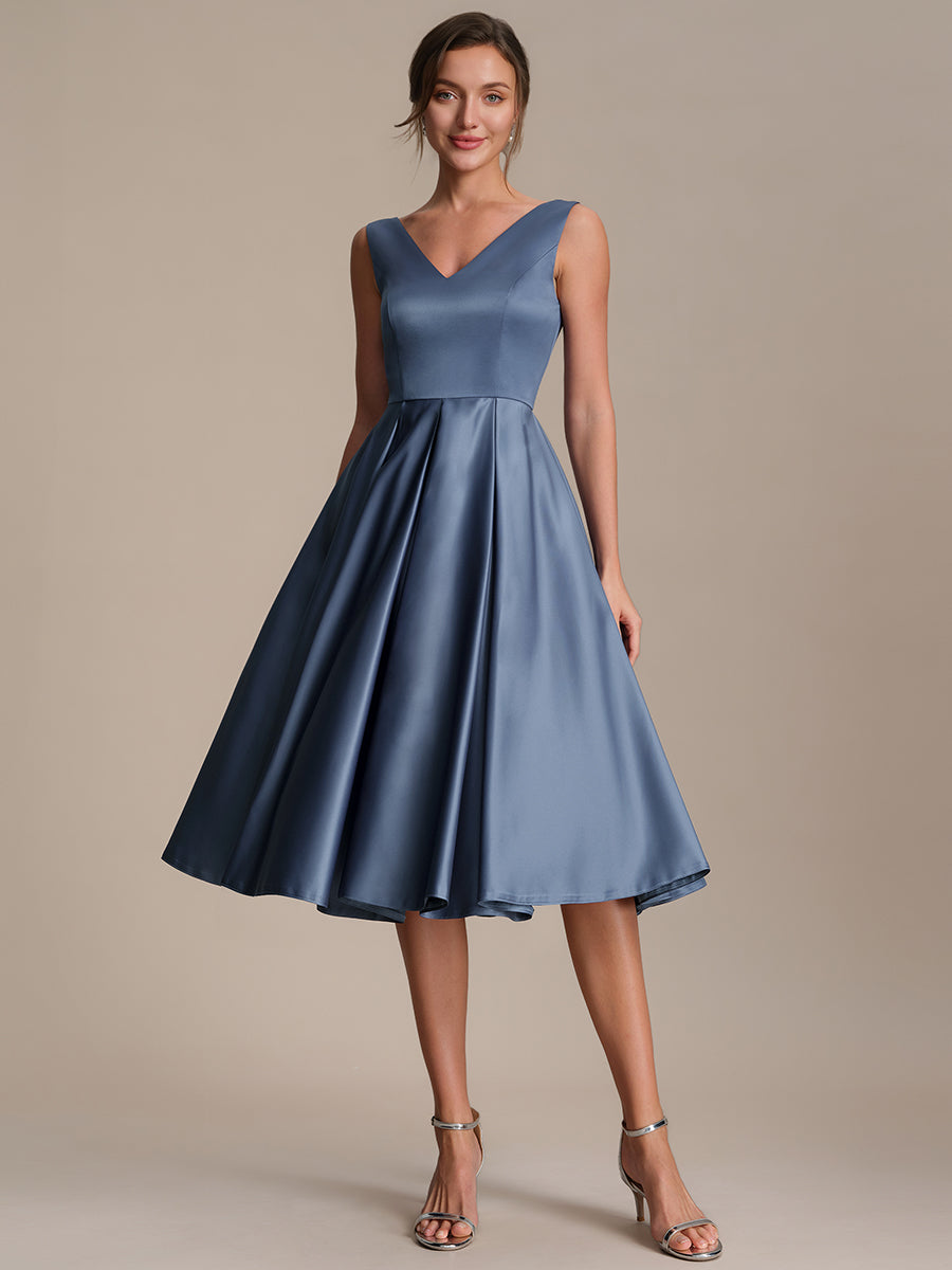 Robe midi de bal sans manches à volants plissée avec décolleté en V #Couleur_Marine Fume