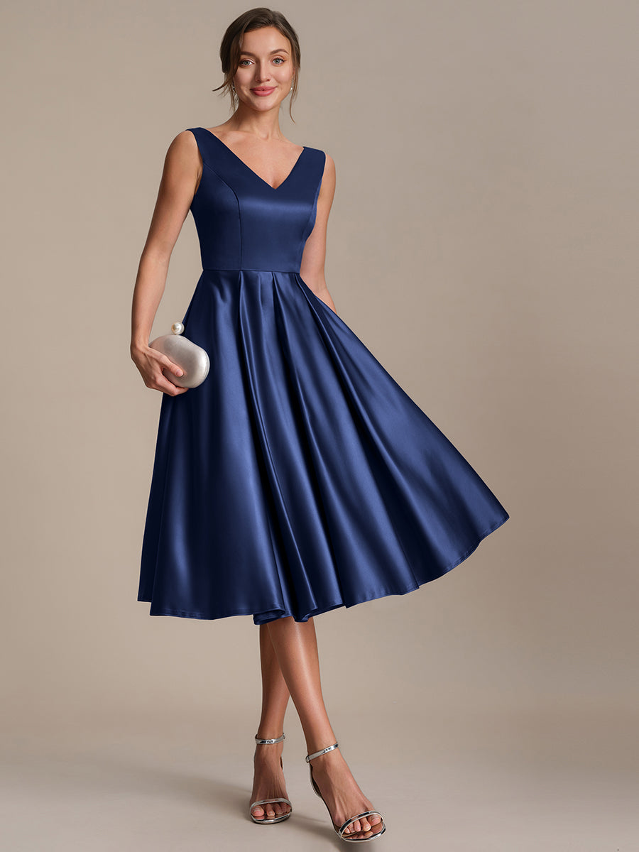 Robe midi de bal sans manches à volants plissée avec décolleté en V #Couleur_Bleu Marine