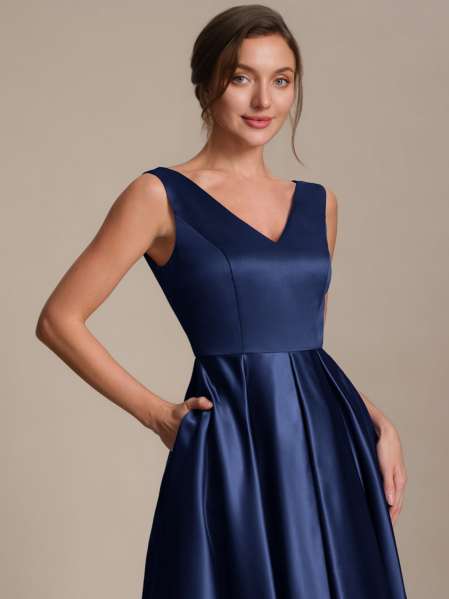 Robe midi de bal sans manches à volants plissée avec décolleté en V #Couleur_Bleu Marine