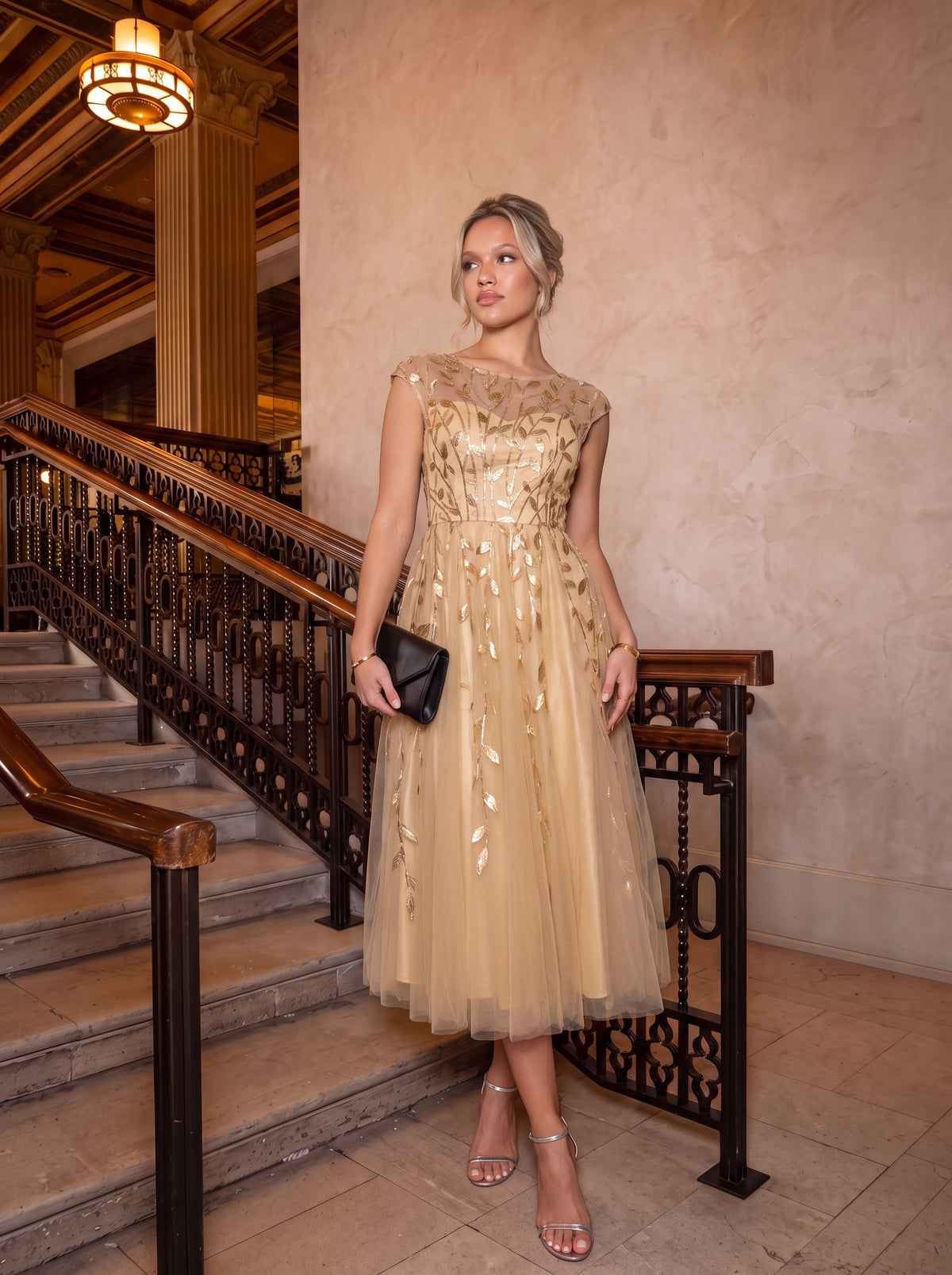 Robe midi évasée à manches courtes en patchwork transparent #Couleur_Dorée