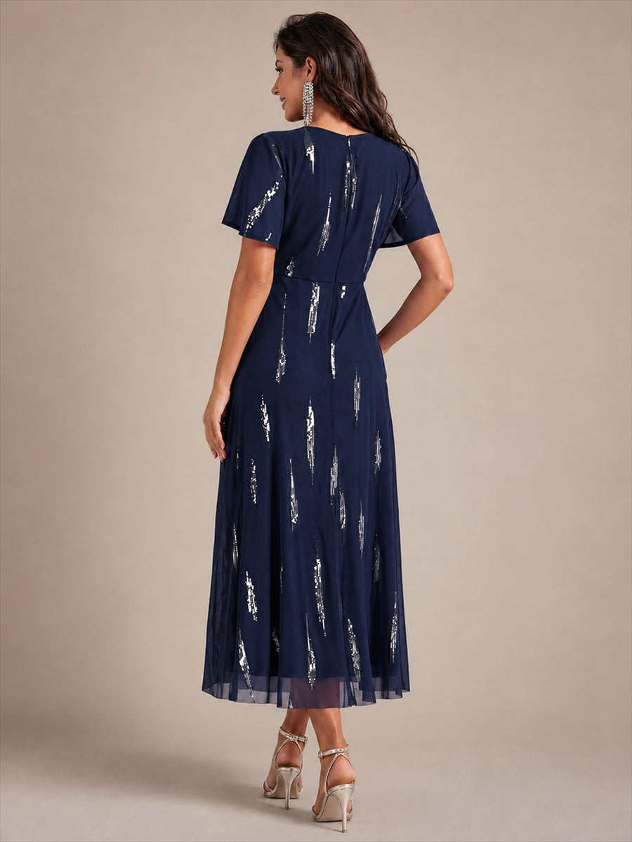 robe midi ajustée à manches courtes en V avec sequins et manches volantes #Couleur_Bleu Marine