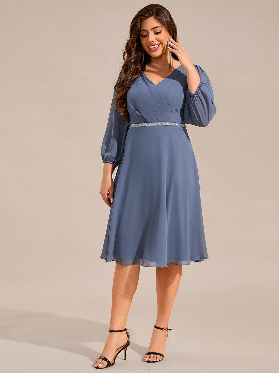 Robe d'invitée de mariage mi-longue grande taille avec chaîne à la taille #Couleur_Marine Fume