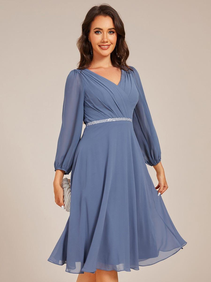 Robe d'invitée de mariage mi-longue plissée à manches longues en mousseline de soiev #Couleur_Marine Fume