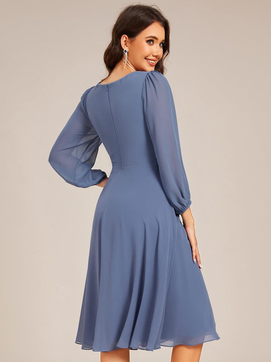 Robe d'invitée de mariage mi-longue plissée à manches longues en mousseline de soiev #Couleur_Marine Fume