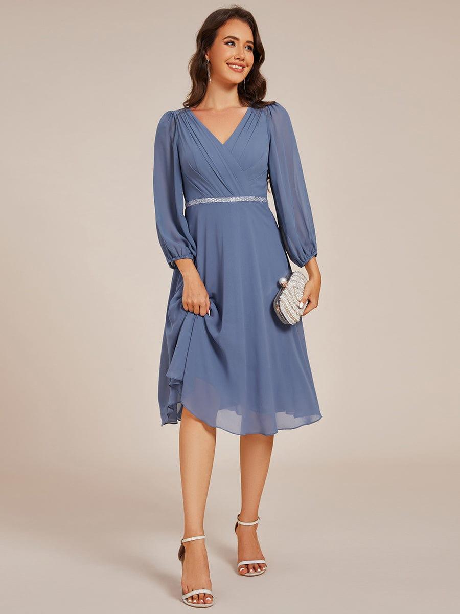 Robe d'invitée de mariage mi-longue plissée à manches longues en mousseline de soiev #Couleur_Marine Fume