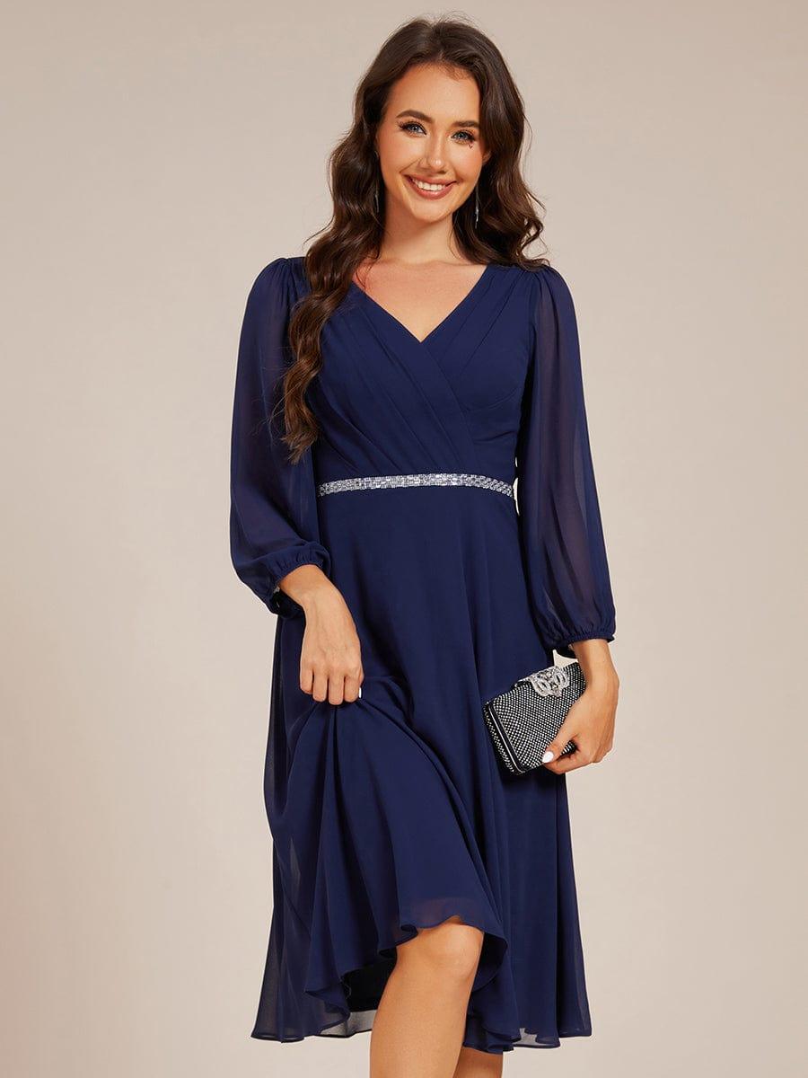 Robe d'invitée de mariage mi-longue plissée à manches longues en mousseline de soiev #Couleur_Bleu Marine
