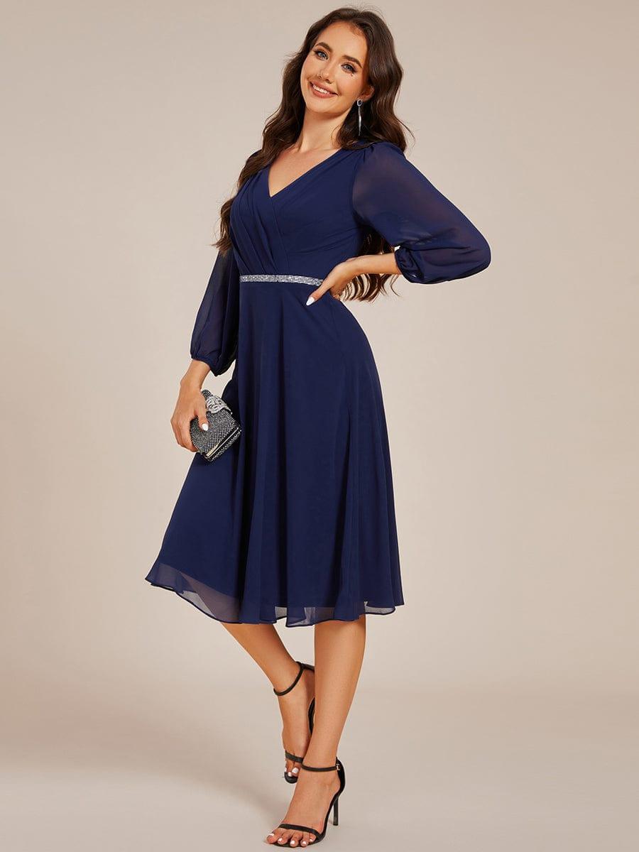 Robe d'invitée de mariage mi-longue plissée à manches longues en mousseline de soiev #Couleur_Bleu Marine