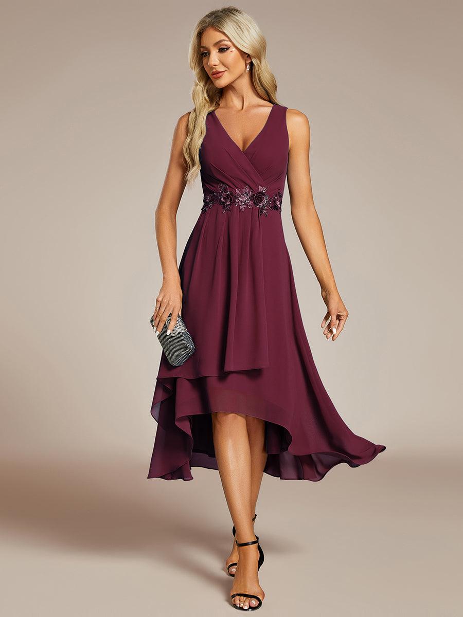 Robe d'invité de mariage haute-basse en mousseline de soie sans manches avec applique à la taille #Couleur_Bordeaux