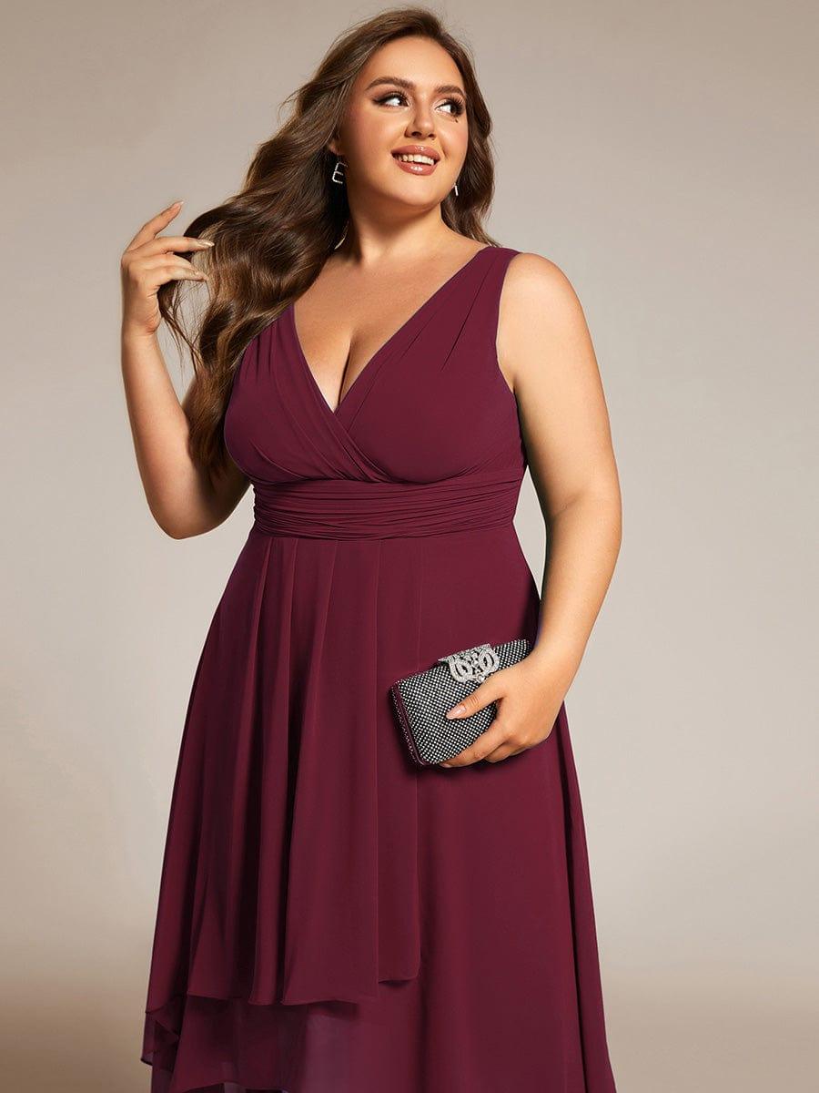 Robe d'invité de mariage élégante en mousseline de soie plissée sans manches à col en V #Couleur_Bordeaux