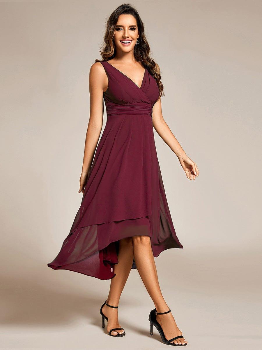 Robe d'invité de mariage élégante en mousseline de soie plissée sans manches à col en V #Couleur_Bordeaux