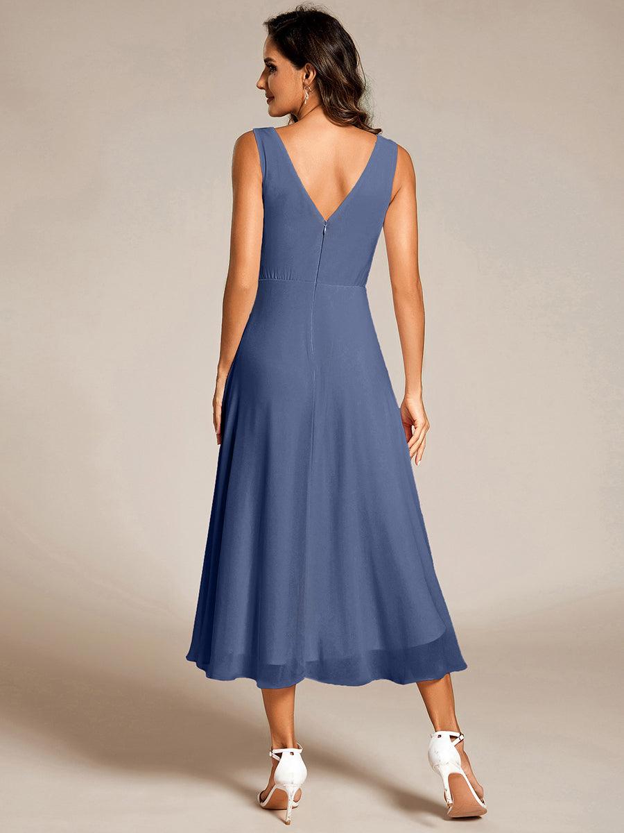 Robe d'invité de mariage élégante en mousseline de soie plissée sans manches à col en V #Couleur_Marine Fume