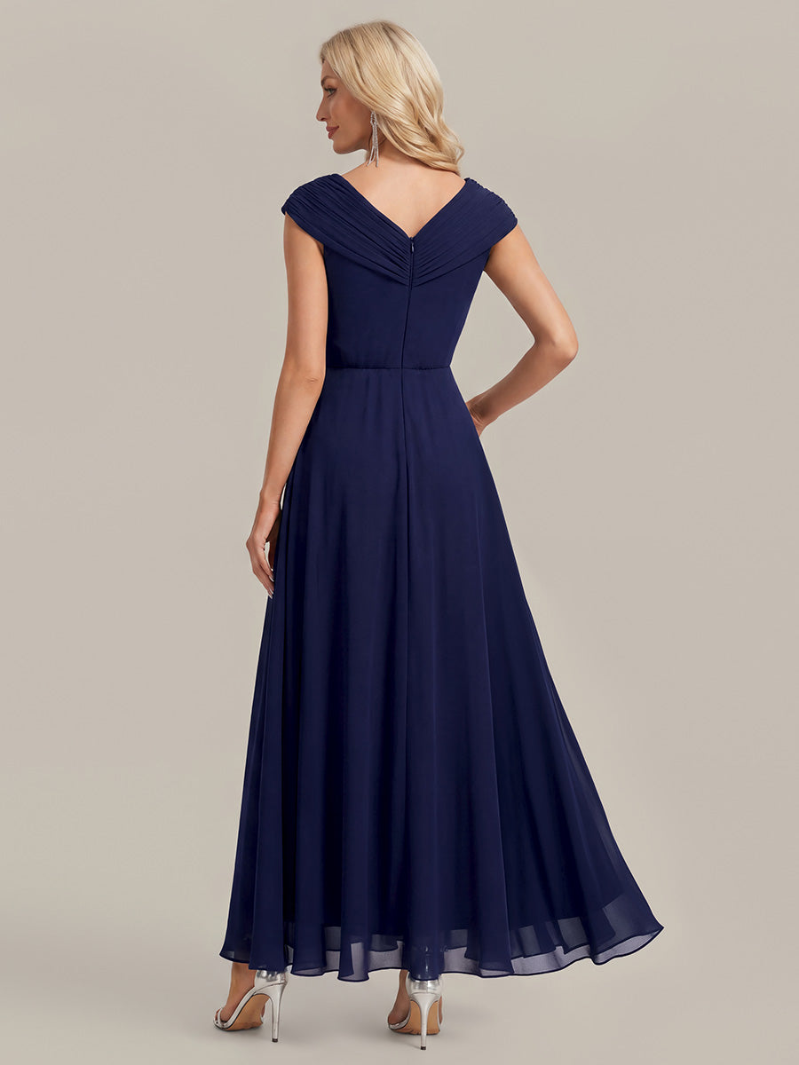 Robe maxi A-line à appliques avec décolleté en V profond et manches courtes ornée de rubans fluides #Couleur_Bleu Marine