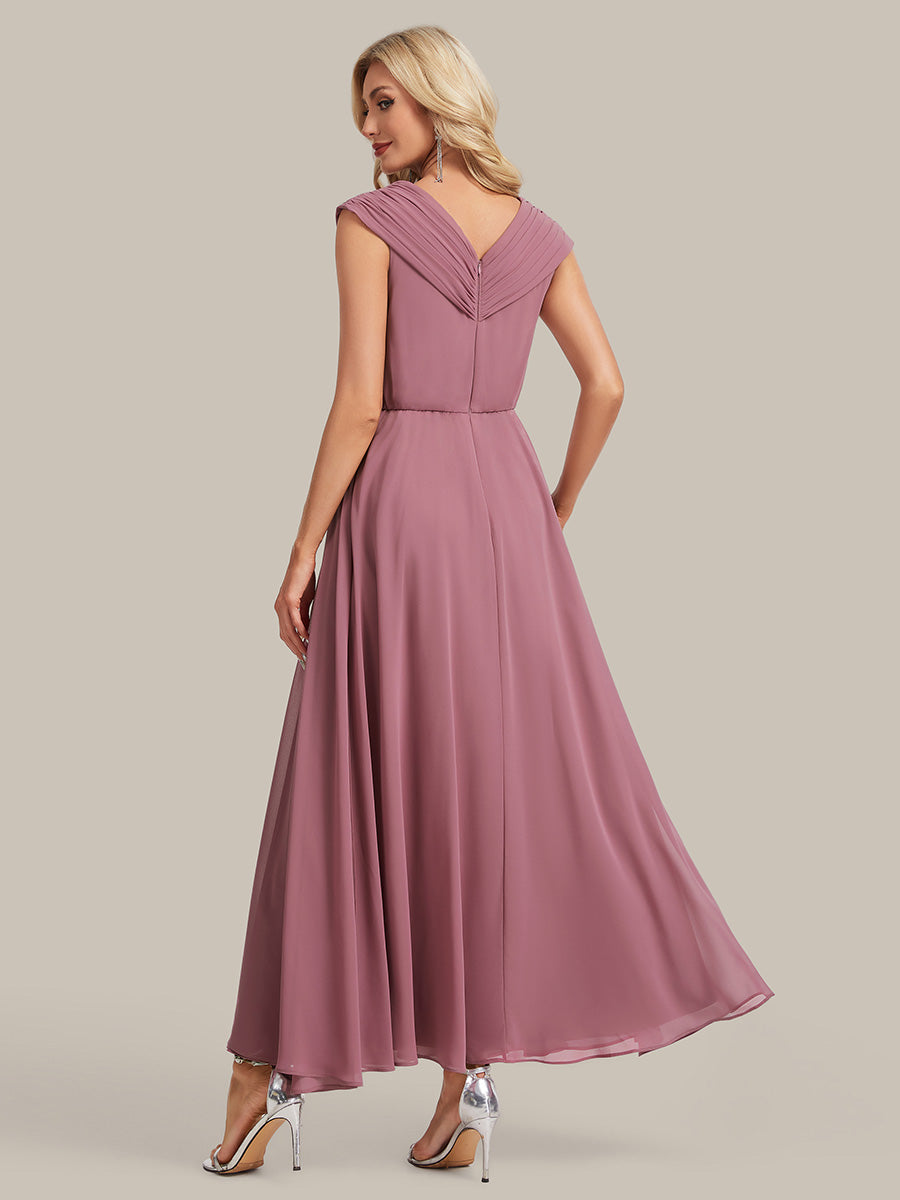 Robe maxi A-line à appliques avec décolleté en V profond et manches courtes ornée de rubans fluides #Couleur_Orchidee