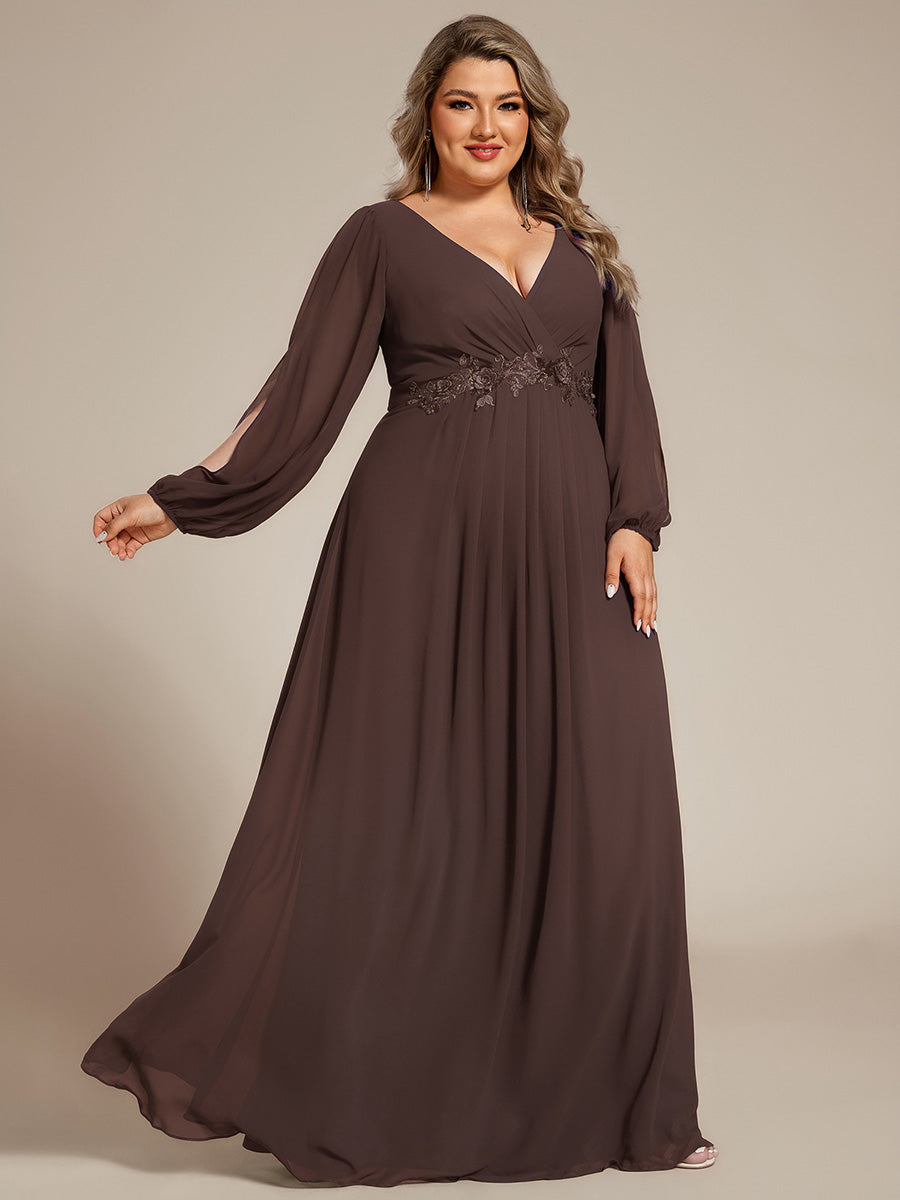 Robe de Soiree Longue Elegante Avec Lanterne en V Profond a Manches Fendues et Appliques #Couleur_Marron Espresso