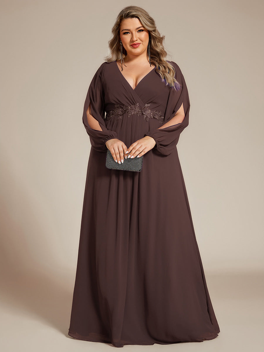 Robe de Soiree Longue Elegante Avec Lanterne en V Profond a Manches Fendues et Appliques #Couleur_Marron Espresso