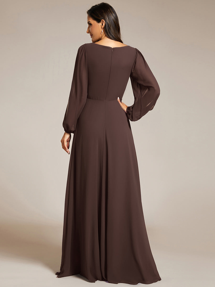 Robe de Soiree Longue Elegante Avec Lanterne en V Profond a Manches Fendues et Appliques #Couleur_Marron Espresso