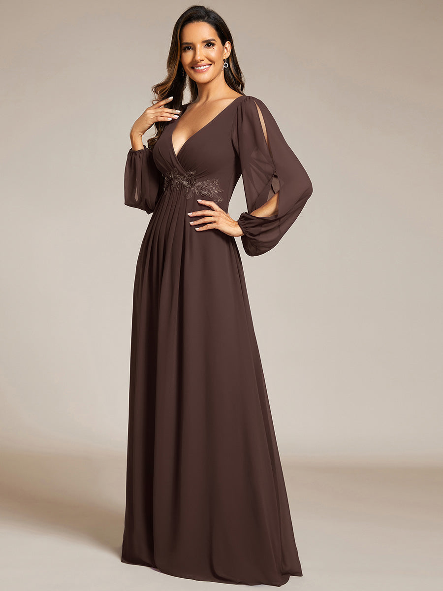 Robe de Soiree Longue Elegante Avec Lanterne en V Profond a Manches Fendues et Appliques #Couleur_Marron Espresso