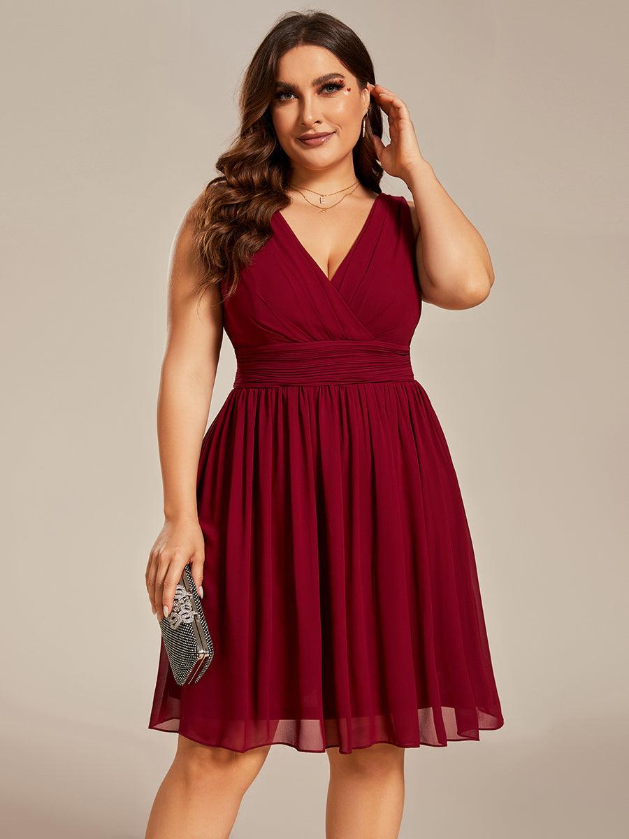 Robes De Demoiselle D'Honneur élégant Mi-Longue Chiffon à Col V #Couleur_Bordeaux