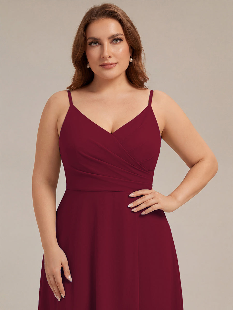Robe de demoiselle d'honneur plissée à bretelles minces et encolure en V #Couleur_Bordeaux
