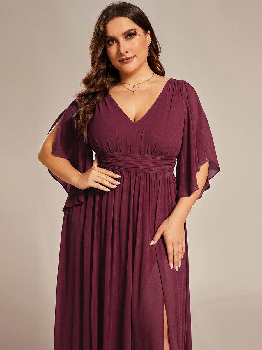 Robe Curvy en mousseline plissée Col V manches mi-longues #Couleur_Bordeaux