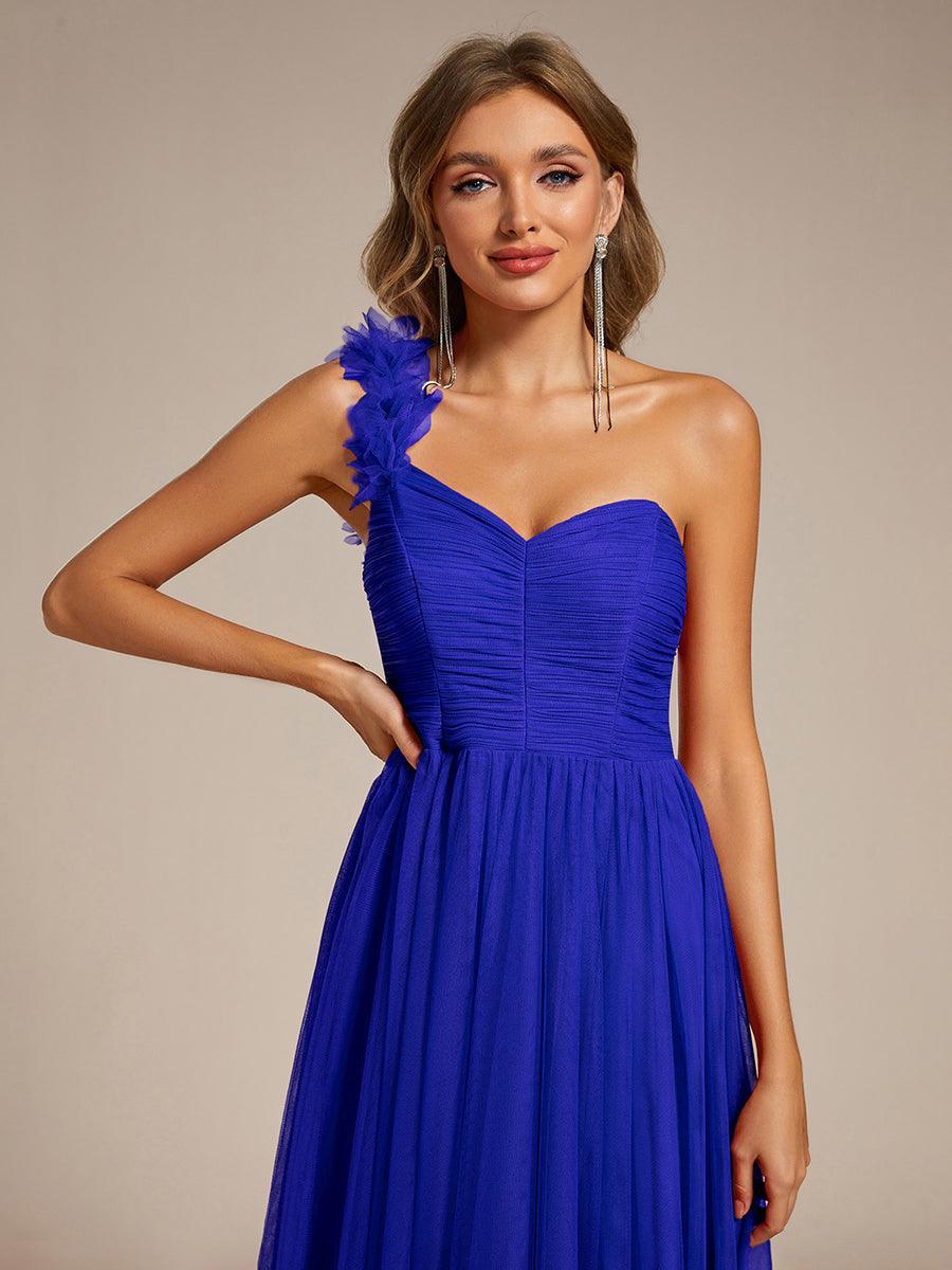 Robe demoiselle d'honneur à une épaule appliquée en tulle avec une fente haute #Couleur_Bleu Saphir