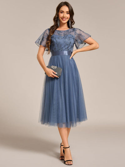 ever MARA|Robe midi d'invitée de mariage en tulle avec ornements et manches transparentes