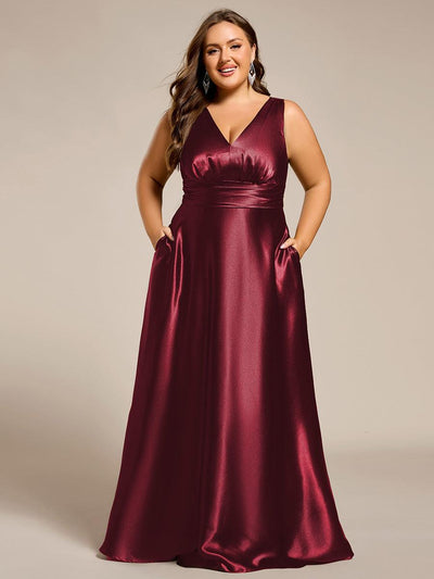 pretty INDY|Grande Taille Robe de demoiselle d'honneur fendue en satin sans manches à col en V
