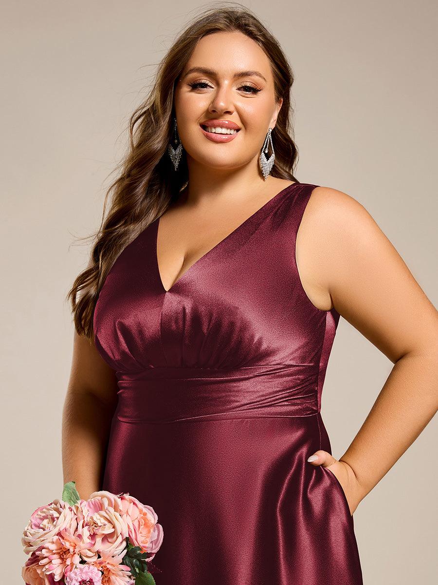 Robe de demoiselle d'honneur fendue en satin sans manches à col en V #Couleur_ #Couleur_Bordeaux