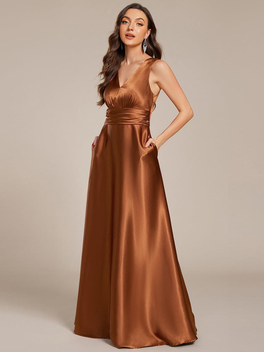 Robe de demoiselle d'honneur fendue en satin sans manches à col en V #Couleur_ #Couleur_Bronze