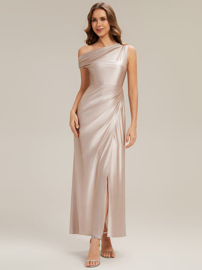 Robe moulante à une épaule à manches courtes avec fente haute sur la cuisse et tissu extensible