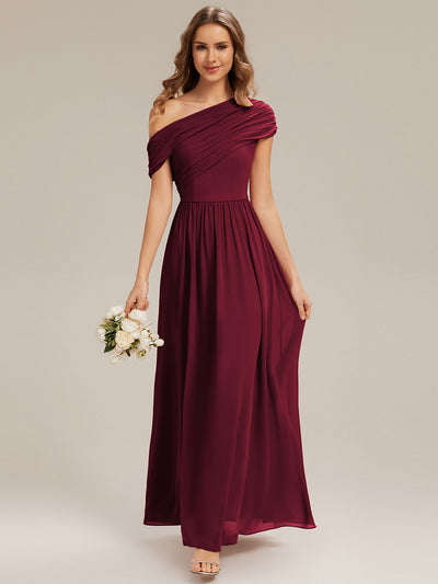Robe longue asymétrique sans bretelles en A avec détail froncé