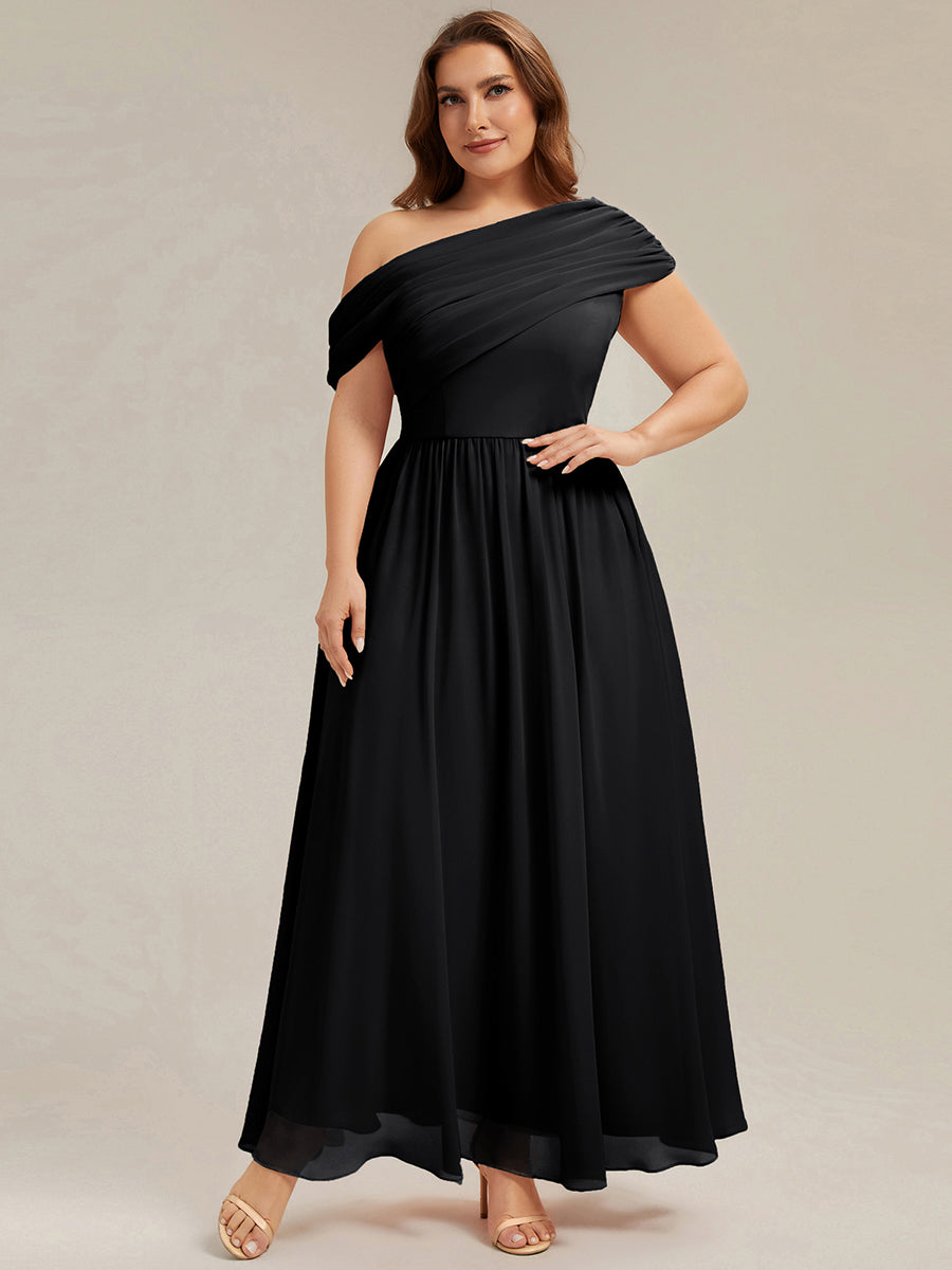 Robe longue asymétrique sans bretelles en A avec détail froncé #Couleur_Noir