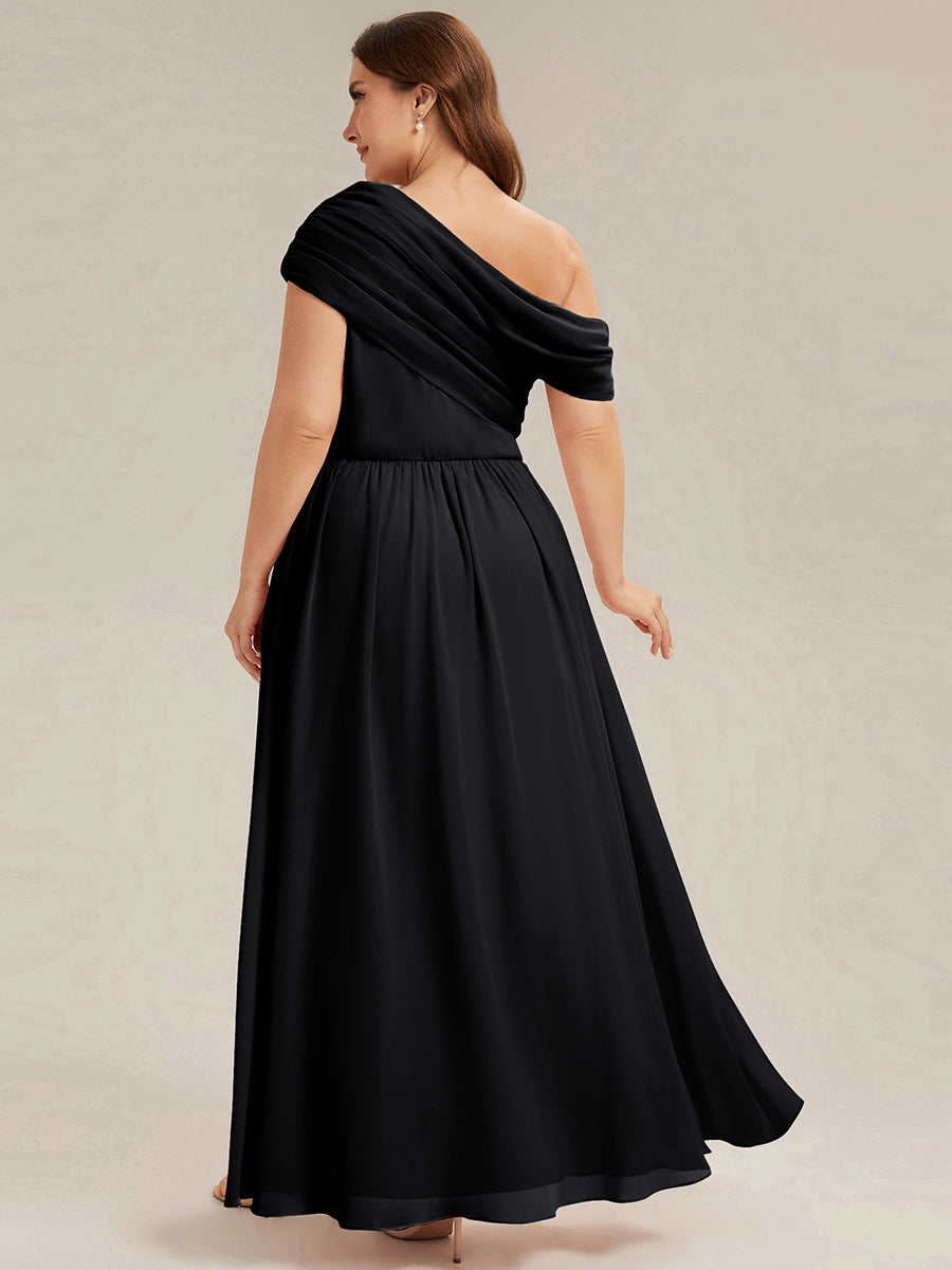 Robe longue asymétrique sans bretelles en A avec détail froncé #Couleur_Noir