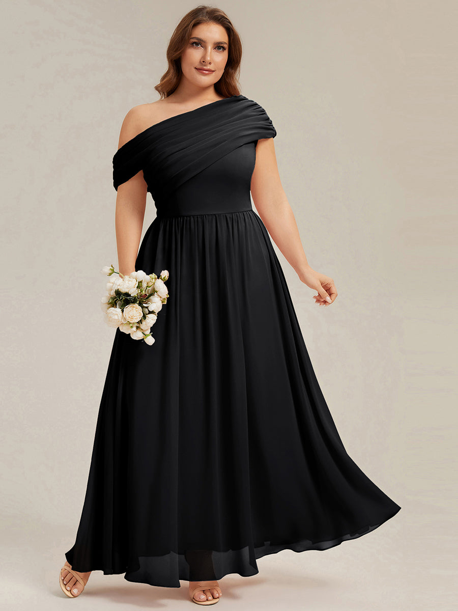 Robe longue asymétrique sans bretelles en A avec détail froncé #Couleur_Noir